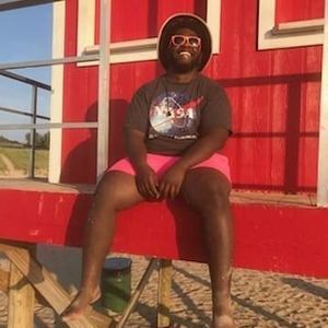 Meet your Posher, Develle